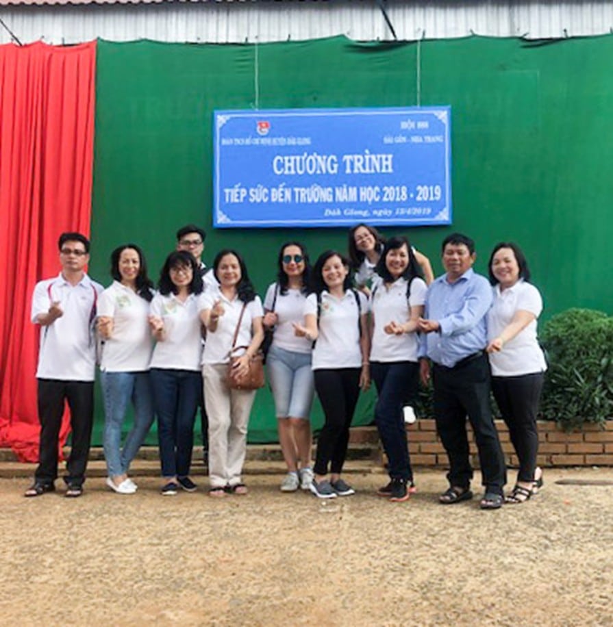 Charities Mission with Vietnamese Volunteers in Dak Glong and Ben Tre